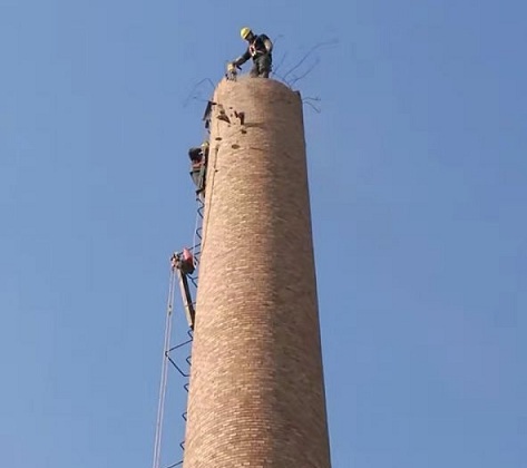 广州兰州烟囱拆除-原兰州二热巨型烟囱被拆除