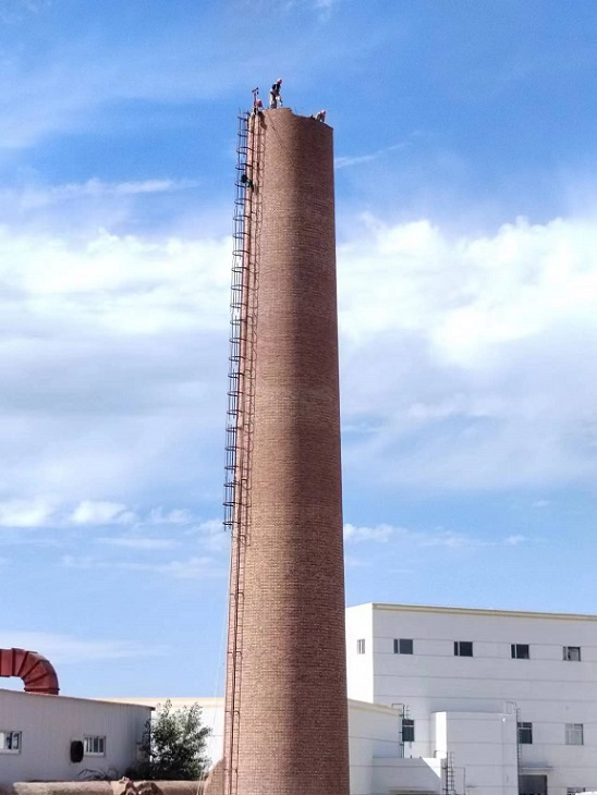 莱芜烟囱拆除公司：实力展示，安全环保的拆除