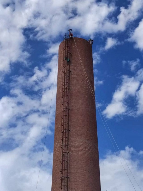 拉萨烟囱拆除公司:守护蓝天,为环境保驾护航