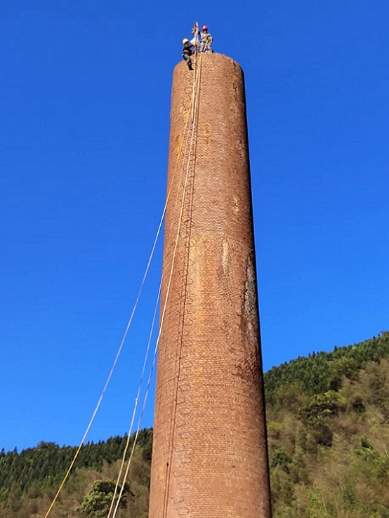 烟囱拆除公司:高效与专业并行的拆除与安全承诺
